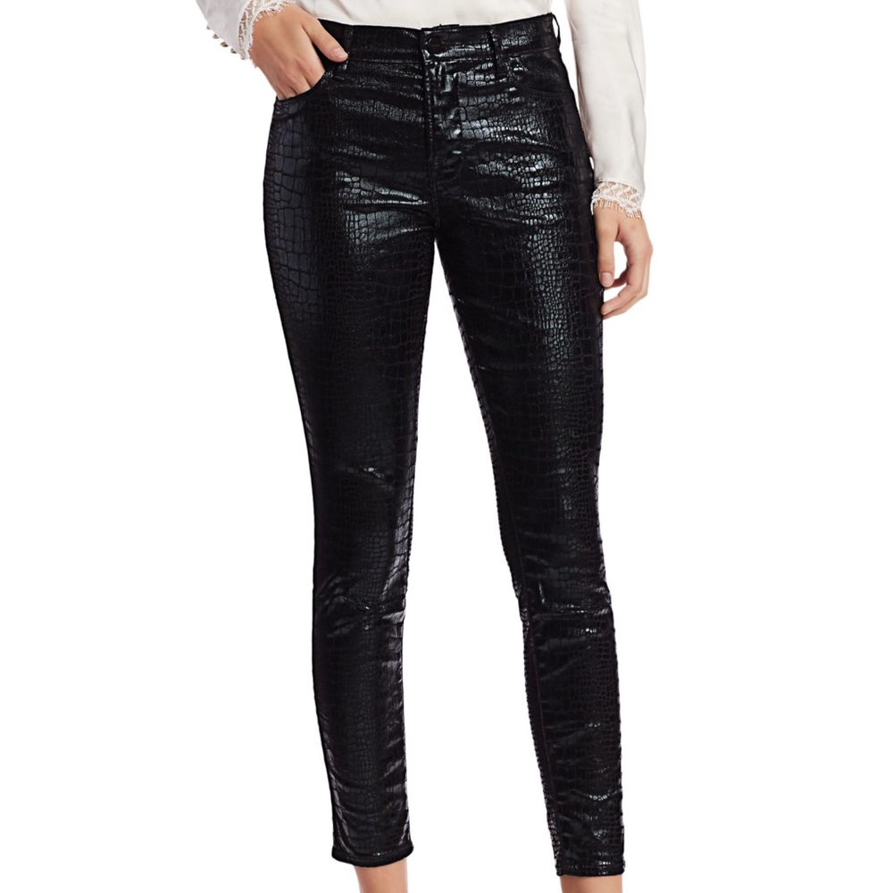 frame le high crop skinny coated croc-embossed jeans in noir